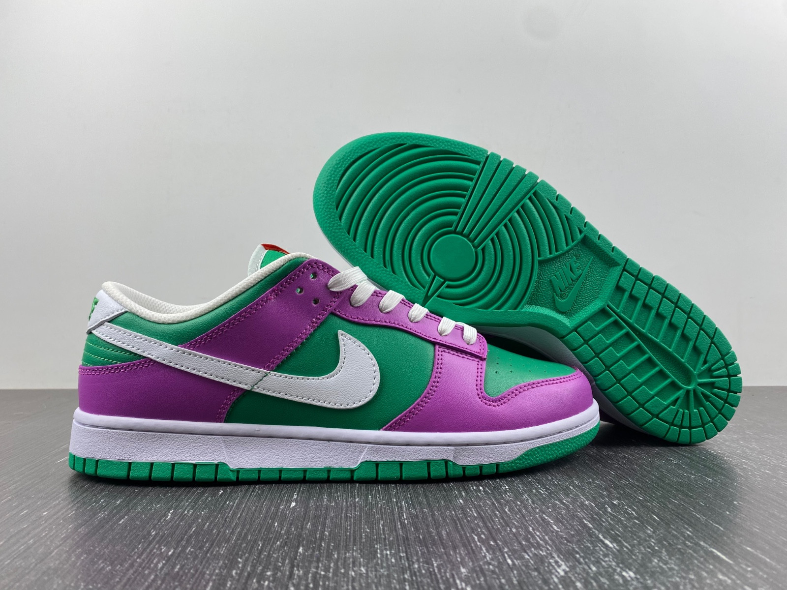 nike wmns dunk low ''reverse joker'' fd9924-311