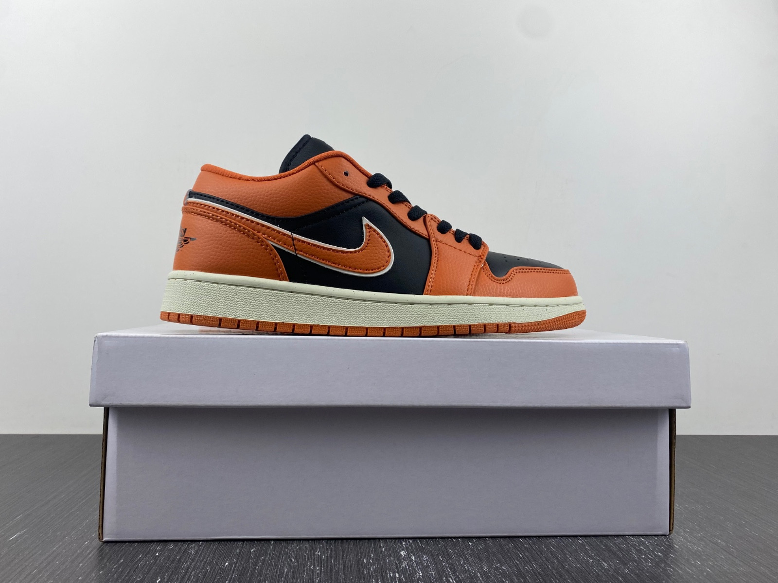 air jordan 1 low wmns sport spice dv1299-800