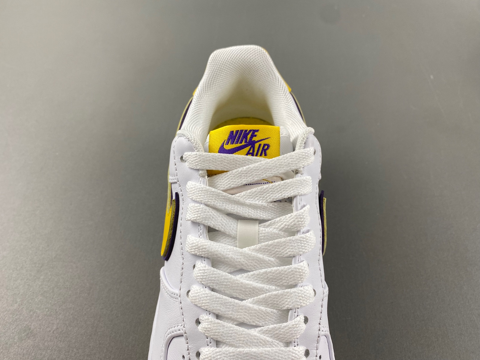 Kobe Bryant x Nike Air Force 1 Low FZ1151-100