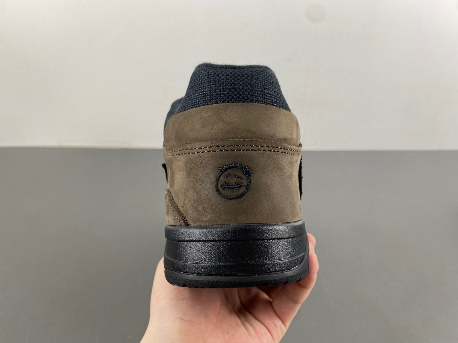 travis scott x jordan cut the check