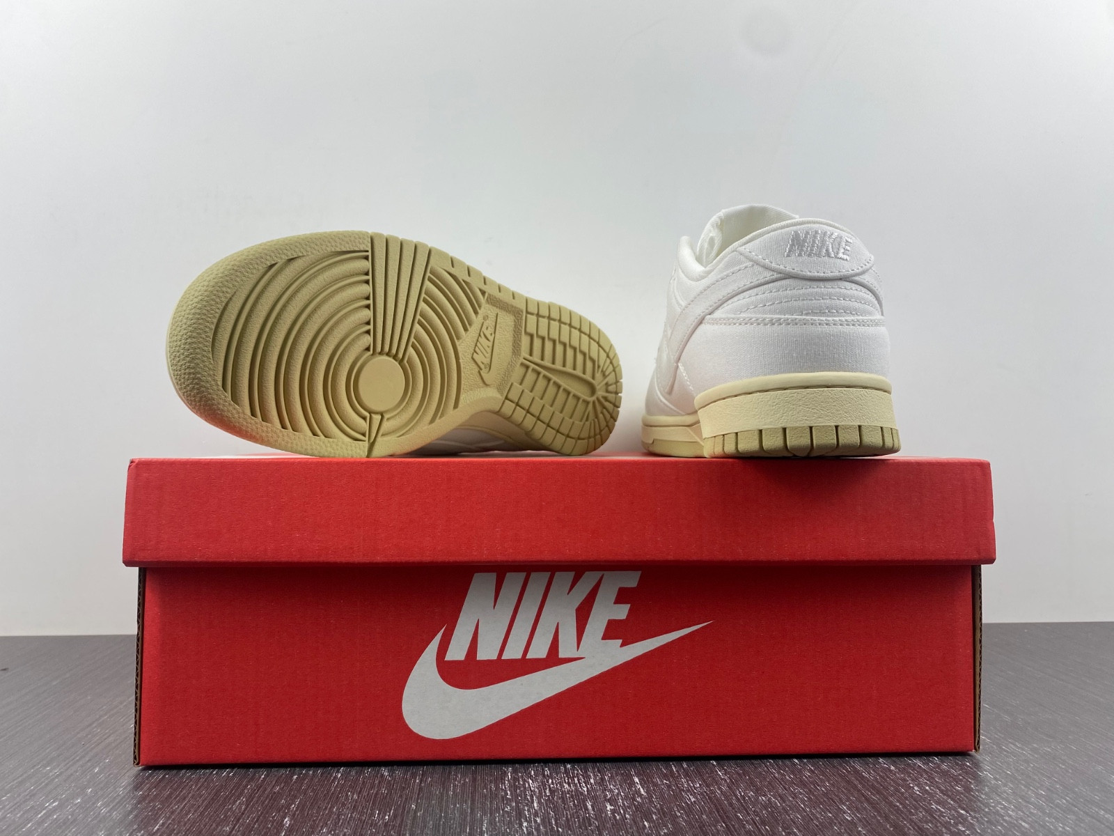 nike dunk low wmns the future is equal fd0868-133