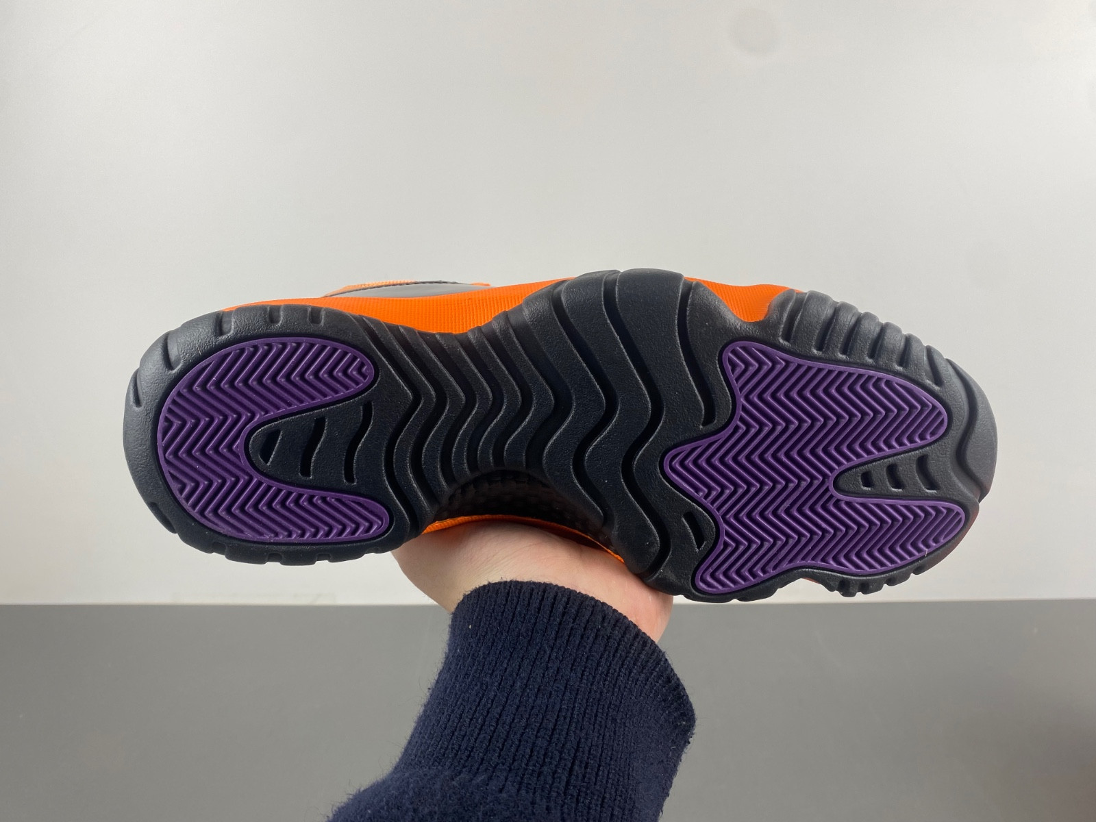 Air Jordan 11 Retro “orange Black”