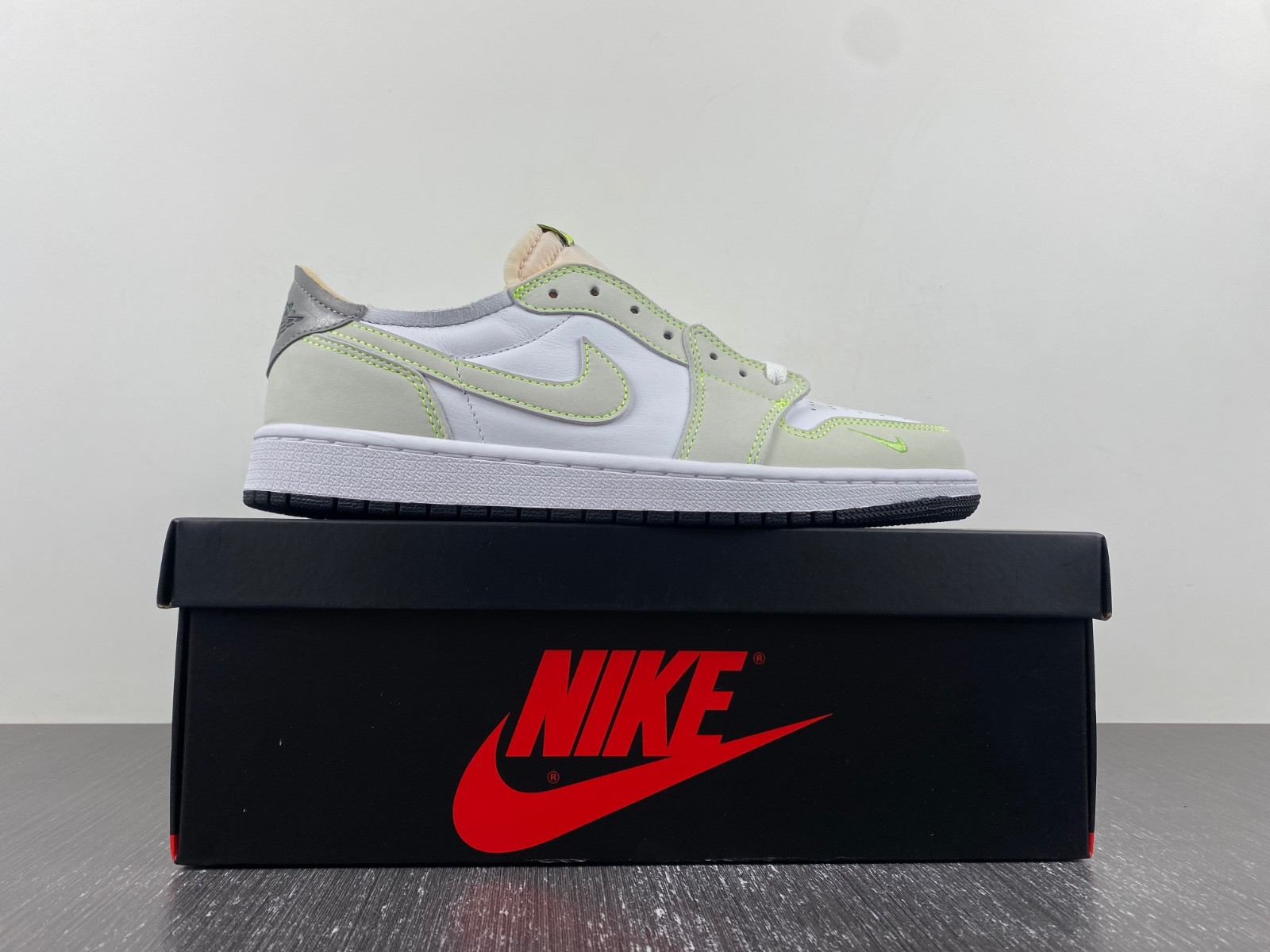air jordan 1 low og "ghost green" dm7837-103