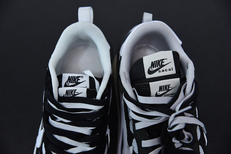 nike ldwaffle x sacai black white cv1363-001