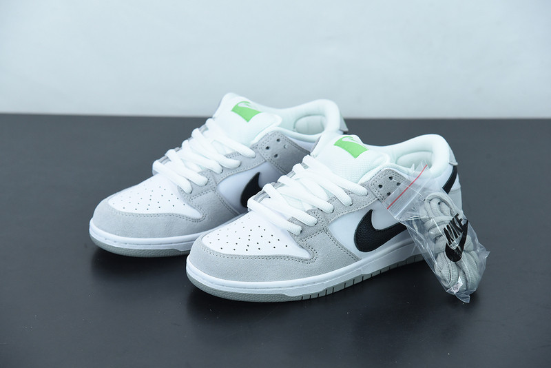 nike sb dunk low “chlorophyll” bq6817-011