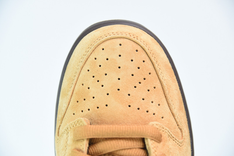 nike sb dunk low “wheat mocha” bq6817-204