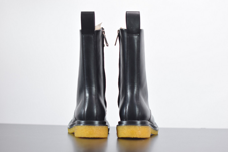 Bo*te*ga ve*ne*ta sneaker