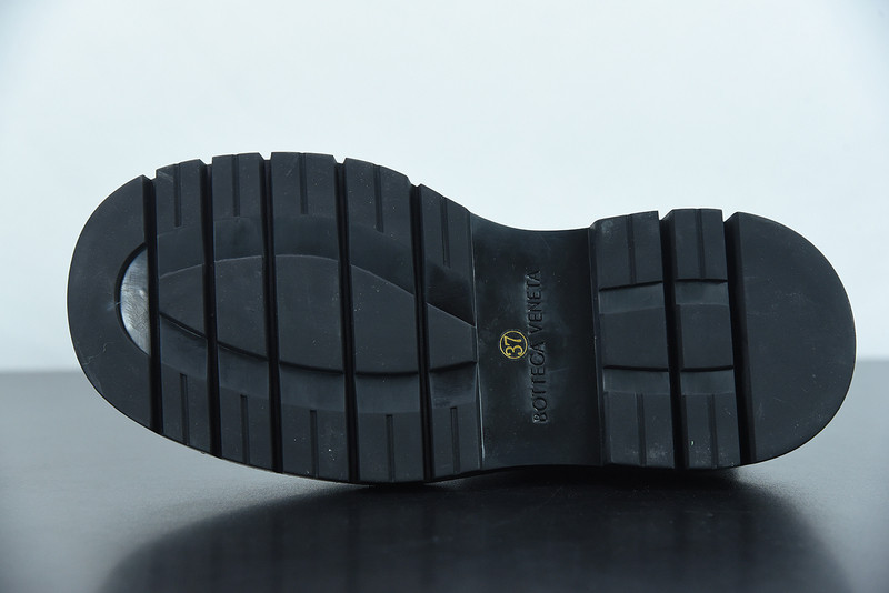 Bo*te*ga ve*ne*ta sneaker