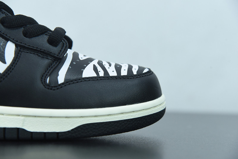 quartersnacks x nike dunk low sb 