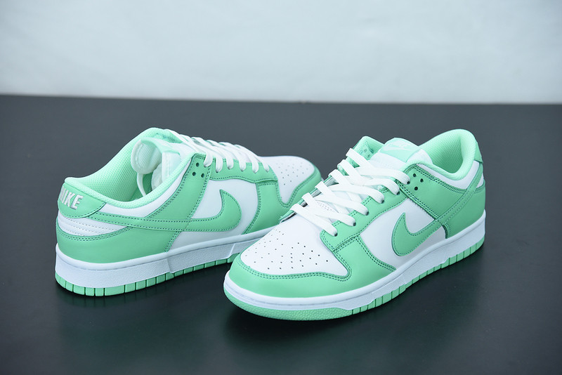 nike sb dunk low green glow dd1503-105