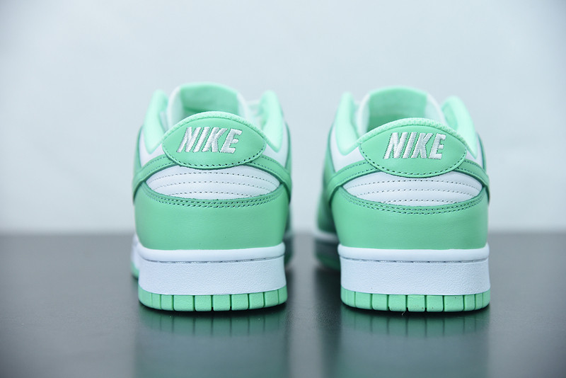 nike sb dunk low green glow dd1503-105