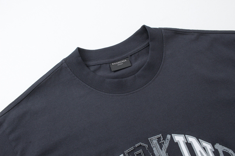 Ba*len*cia*ga clothes