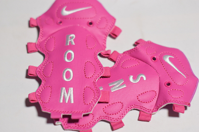 nike air more money qs "pinkfire" aj7383-600