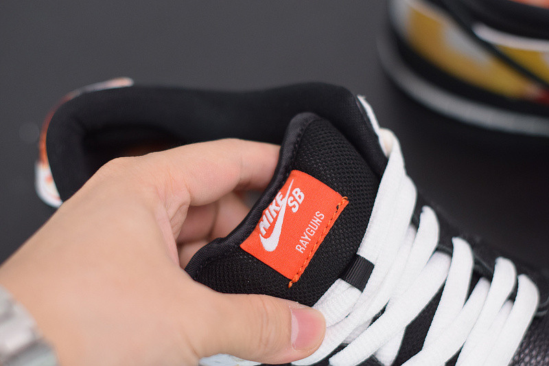 nike sb dunk low “raygun tie-dye” bq6832-001