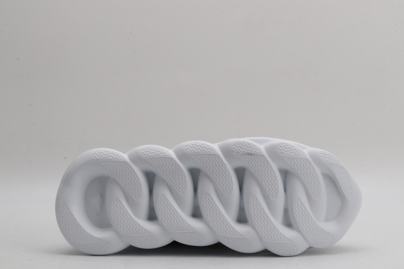 vs chain reaction sneakers