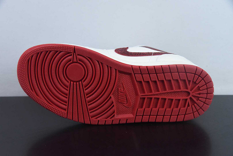 Air Jordan 1 Low SE WMNS Sail / Varsity Red HJ9338-106