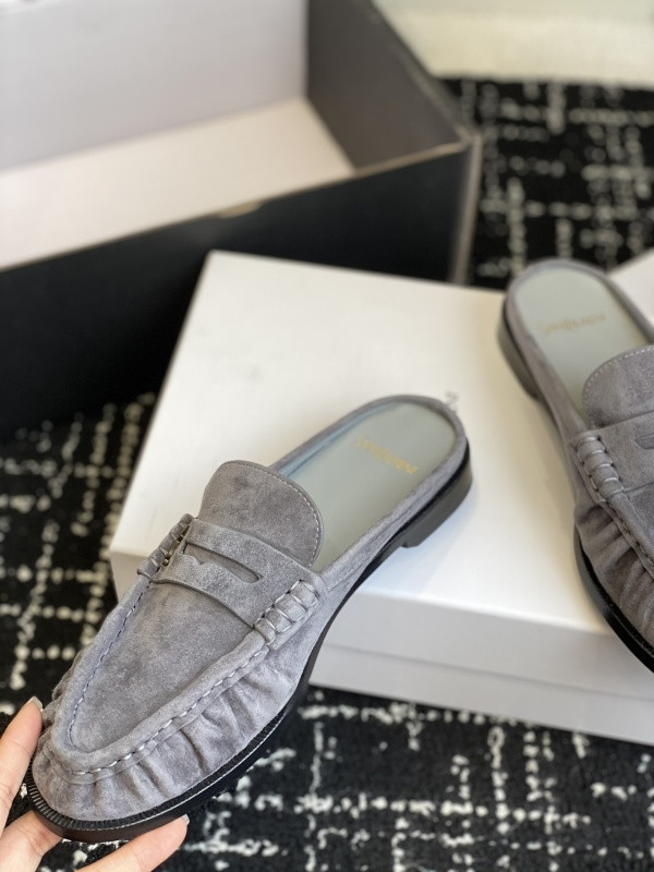 SAINT LAURENT Sneaker