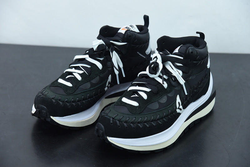sacai x nike ldwaffle x jean paul gaultier black white dh9186-001