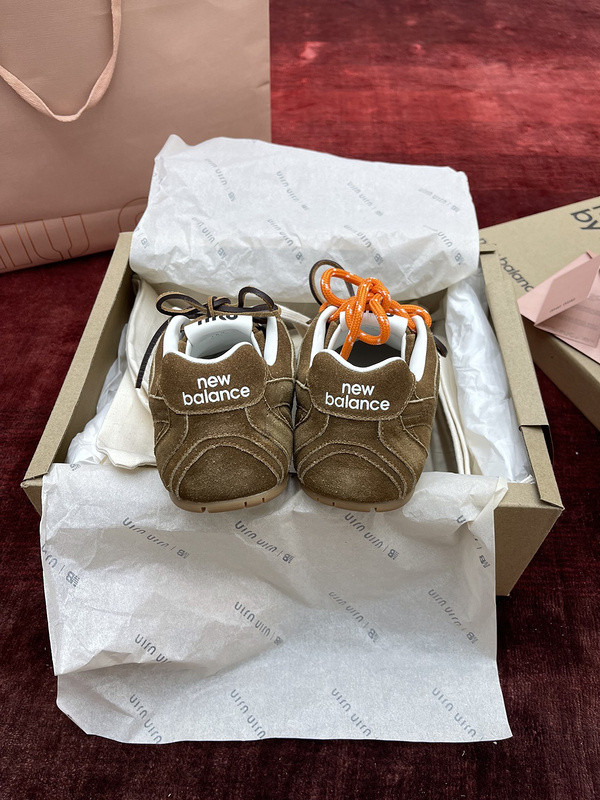 NEW BALANCE X MIUMIU SNEAKER