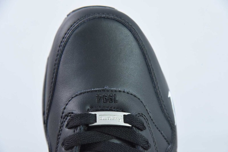 Supreme x Nike Air Max 1 ’87 “Black/White” HF8813-001