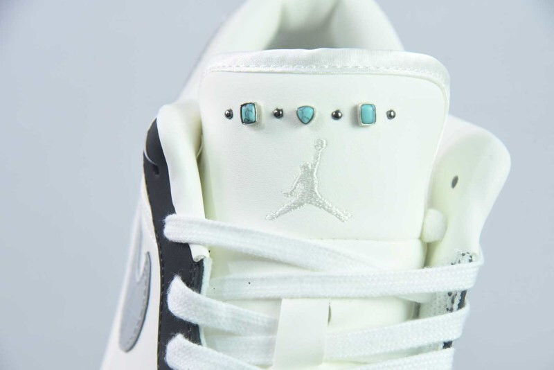 Air Jordan 1 Low Sail Light Smoke Grey IO2242-101