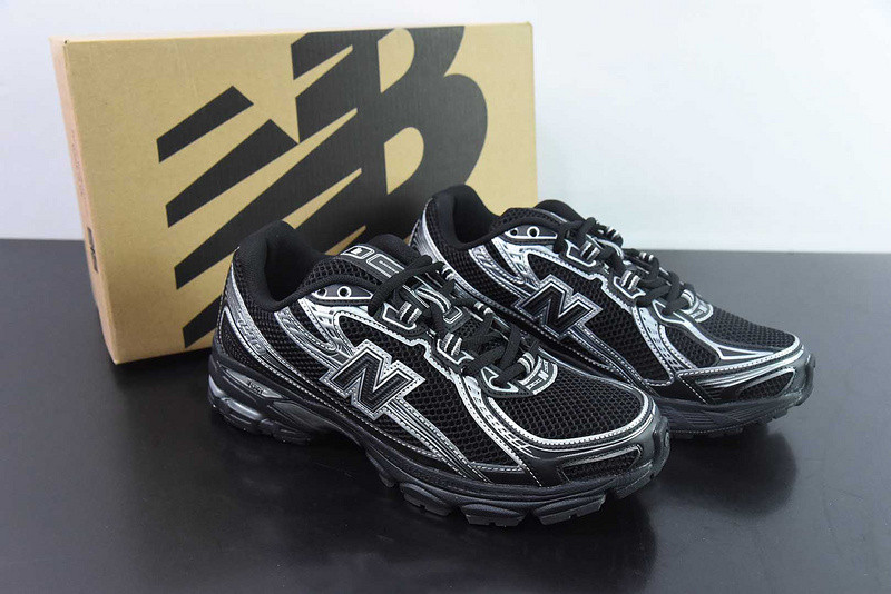 NEW BALANCE SNEAKER